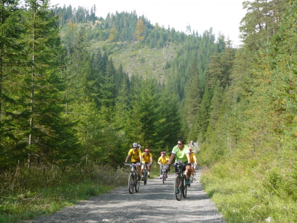 Spoznávanie na horských bicykloch - Hobbiti